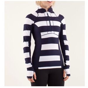 Lululemon Run Switch Back 1/2 Zip Pullover Wide Bold Stripe Blue White Size 4